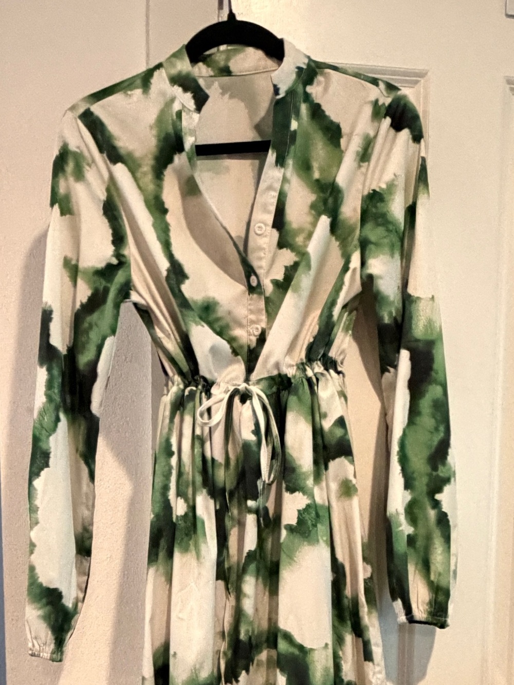 Amazon Green and White Tie-Dye Long Sleeve Midi Dress